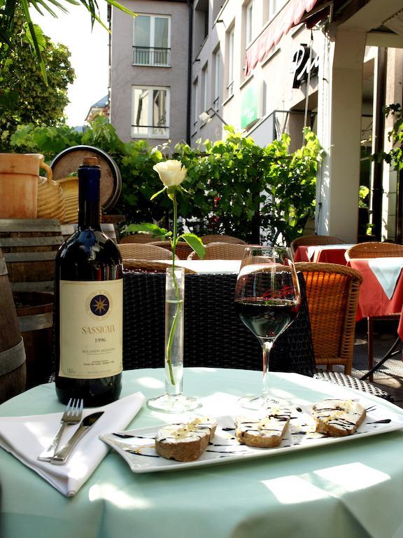 Hotel Ristorante La Terrazza Planegg Kültér fotó